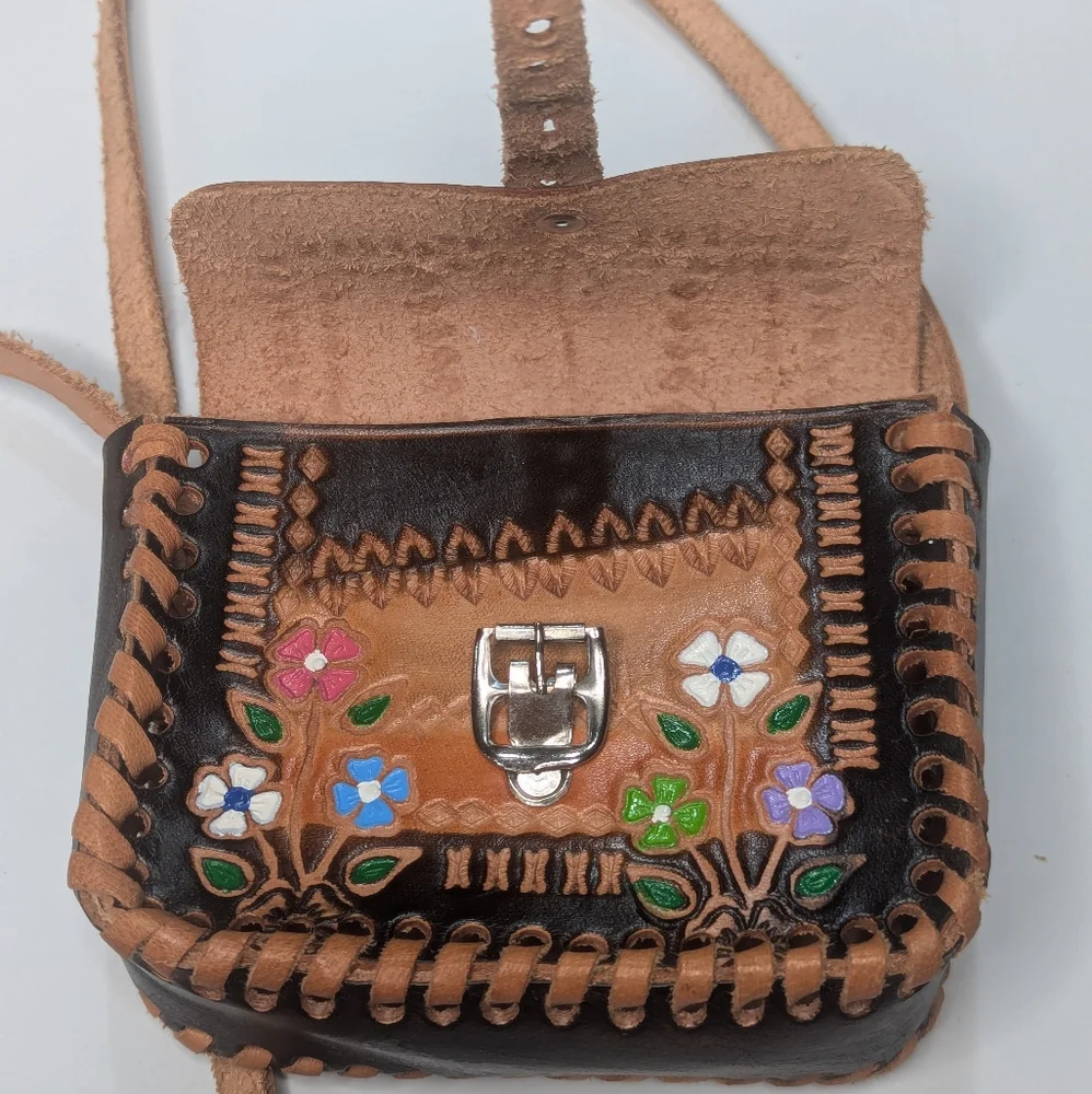 Vintage Leather Hand Tooled/Painted Small Mexican Embossed Floral Should…